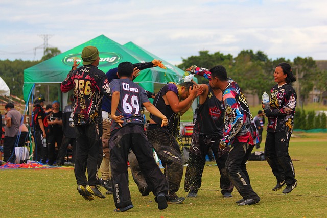 他强调了 他强调了